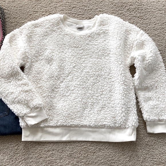 A New Day Fuzzy Fleece Pullover - Picture 2 of 5